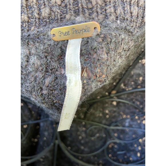 Free people medium black Heathered Pop over pull over Sweater High Low - Picture 4 of 9